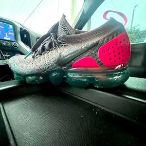Women's Nike Vapormax. Size 6 barely used.